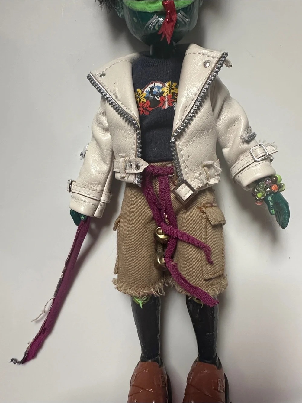 Green Face Monster Doll with White Jacket and Tan Shorts / THRILLER - Picture 3 of 5